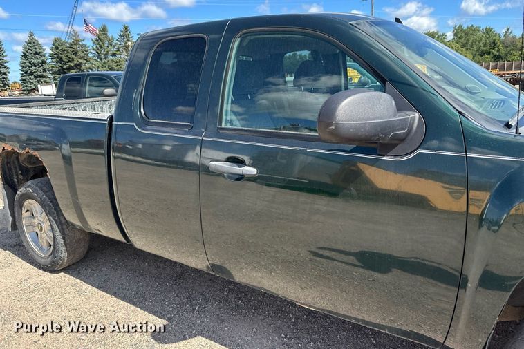 image for item DT6256 2012 Chevrolet Silverado 1500 Ext. Cab pickup truck