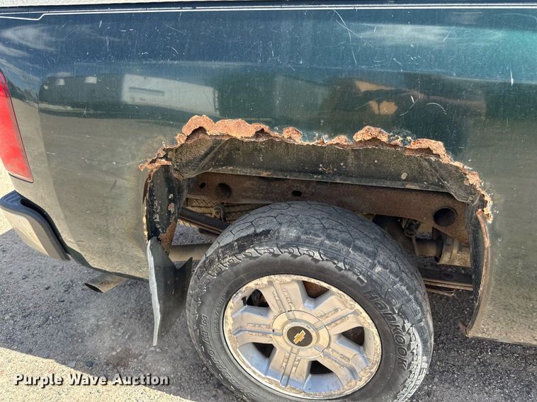 image for item DT6256 2012 Chevrolet Silverado 1500 Ext. Cab pickup truck