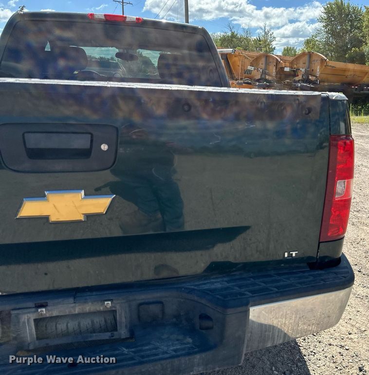 image for item DT6256 2012 Chevrolet Silverado 1500 Ext. Cab pickup truck
