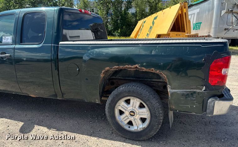 image for item DT6256 2012 Chevrolet Silverado 1500 Ext. Cab pickup truck
