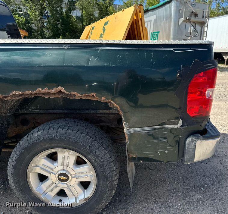 image for item DT6256 2012 Chevrolet Silverado 1500 Ext. Cab pickup truck