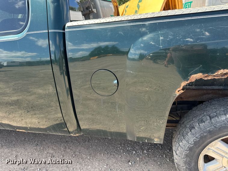 image for item DT6256 2012 Chevrolet Silverado 1500 Ext. Cab pickup truck