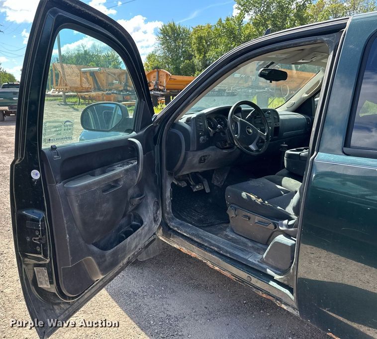 image for item DT6256 2012 Chevrolet Silverado 1500 Ext. Cab pickup truck