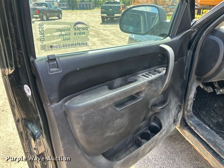 image for item DT6256 2012 Chevrolet Silverado 1500 Ext. Cab pickup truck