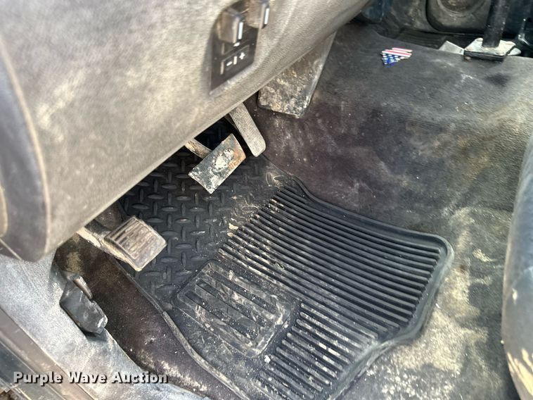 image for item DT6256 2012 Chevrolet Silverado 1500 Ext. Cab pickup truck