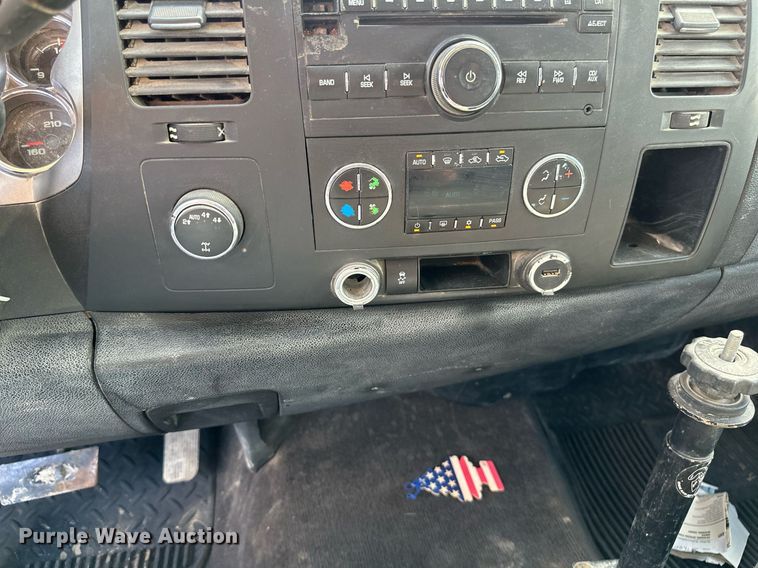 image for item DT6256 2012 Chevrolet Silverado 1500 Ext. Cab pickup truck