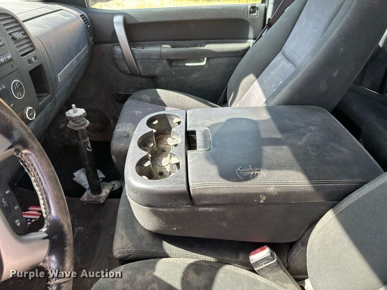 image for item DT6256 2012 Chevrolet Silverado 1500 Ext. Cab pickup truck