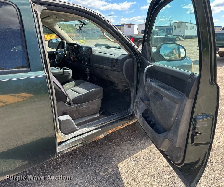 image for item DT6256 2012 Chevrolet Silverado 1500 Ext. Cab pickup truck