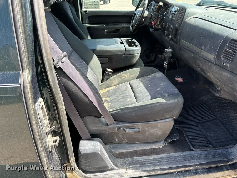 image for item DT6256 2012 Chevrolet Silverado 1500 Ext. Cab pickup truck