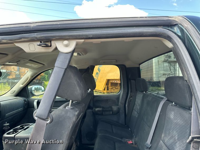 image for item DT6256 2012 Chevrolet Silverado 1500 Ext. Cab pickup truck