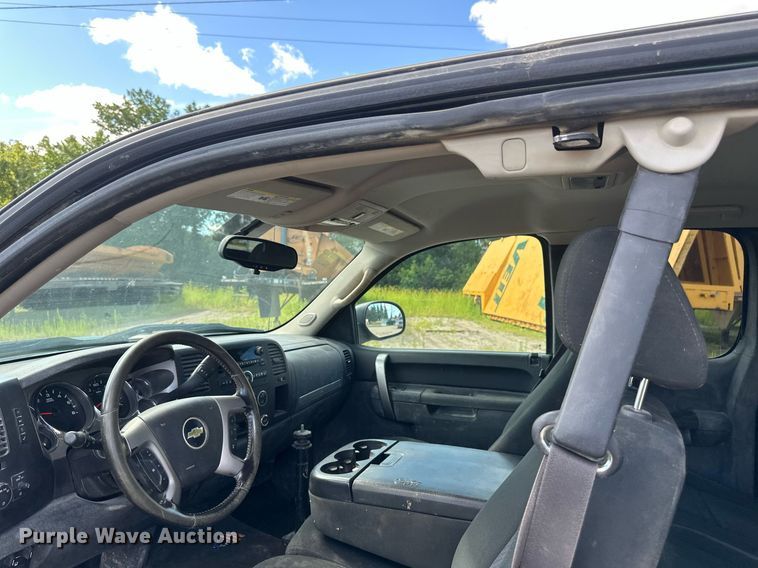 image for item DT6256 2012 Chevrolet Silverado 1500 Ext. Cab pickup truck