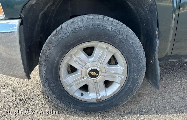 image for item DT6256 2012 Chevrolet Silverado 1500 Ext. Cab pickup truck