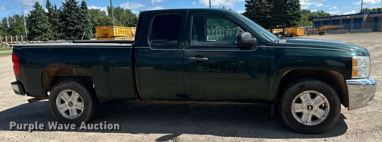image for item DT6257 2013 Chevrolet Silverado 1500 Ext. Cab pickup truck