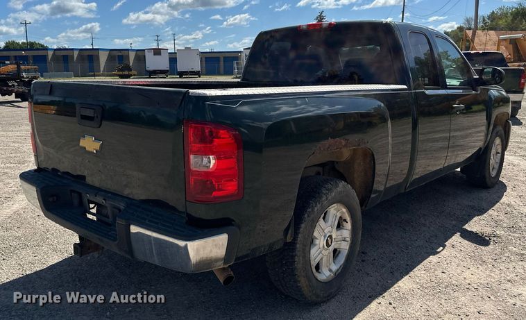 image for item DT6257 2013 Chevrolet Silverado 1500 Ext. Cab pickup truck