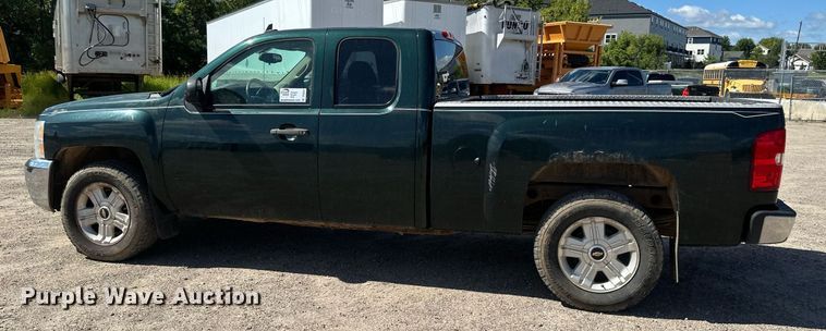 image for item DT6257 2013 Chevrolet Silverado 1500 Ext. Cab pickup truck