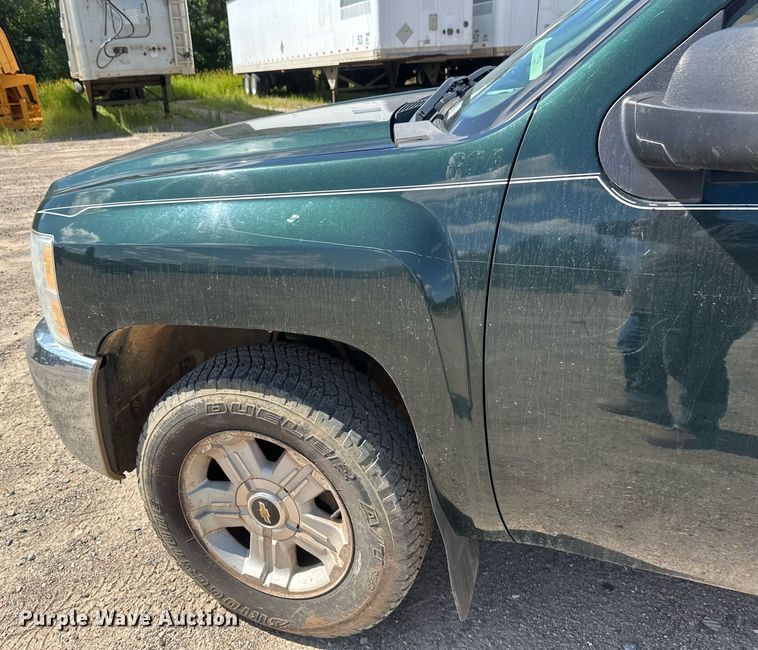 image for item DT6257 2013 Chevrolet Silverado 1500 Ext. Cab pickup truck