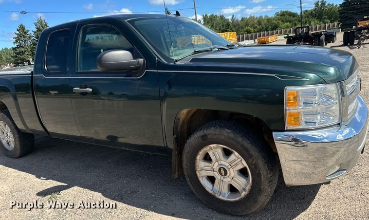 image for item DT6257 2013 Chevrolet Silverado 1500 Ext. Cab pickup truck