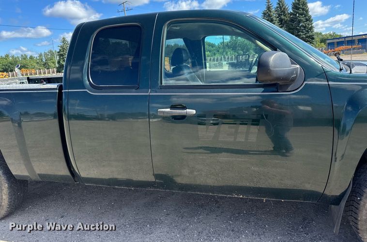 image for item DT6257 2013 Chevrolet Silverado 1500 Ext. Cab pickup truck