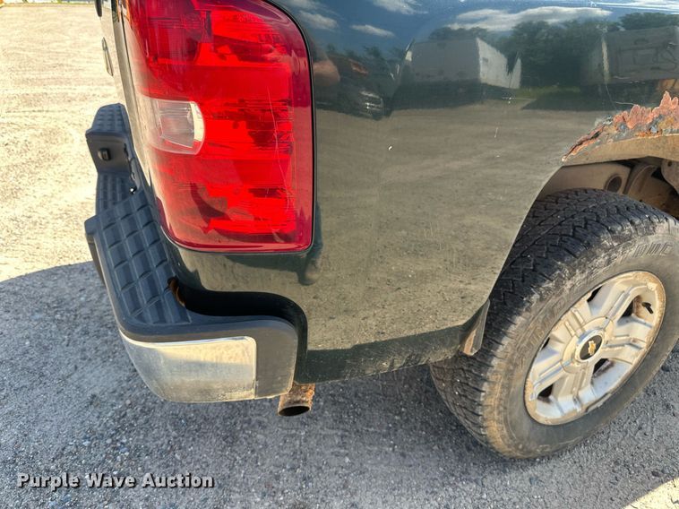 image for item DT6257 2013 Chevrolet Silverado 1500 Ext. Cab pickup truck