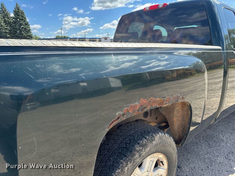 image for item DT6257 2013 Chevrolet Silverado 1500 Ext. Cab pickup truck