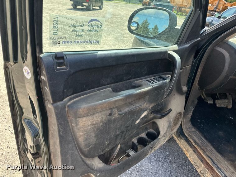 image for item DT6257 2013 Chevrolet Silverado 1500 Ext. Cab pickup truck