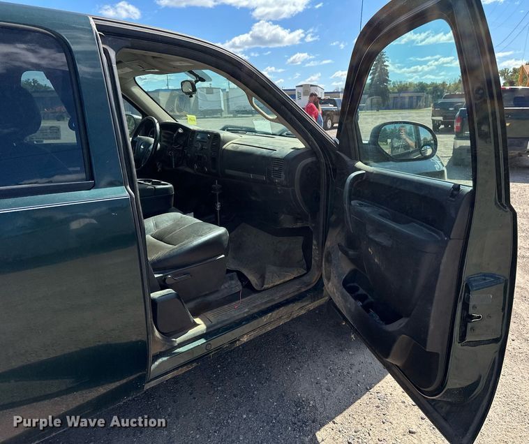 image for item DT6257 2013 Chevrolet Silverado 1500 Ext. Cab pickup truck