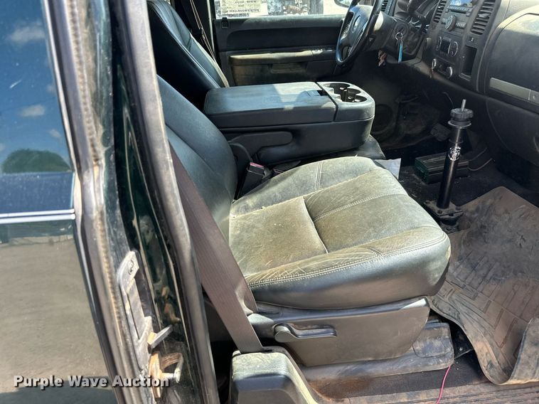 image for item DT6257 2013 Chevrolet Silverado 1500 Ext. Cab pickup truck