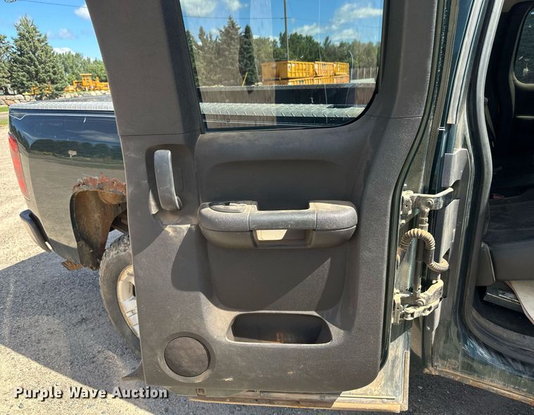 image for item DT6257 2013 Chevrolet Silverado 1500 Ext. Cab pickup truck