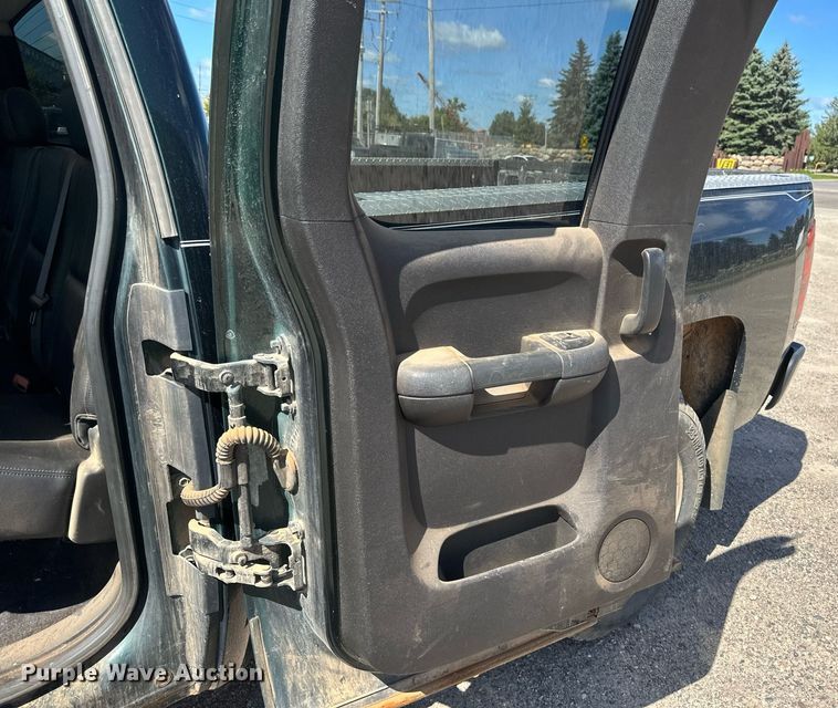 image for item DT6257 2013 Chevrolet Silverado 1500 Ext. Cab pickup truck