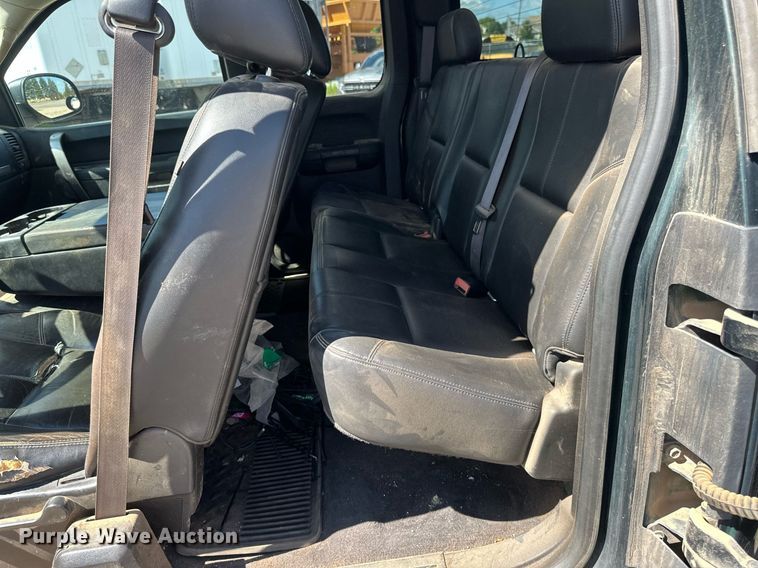 image for item DT6257 2013 Chevrolet Silverado 1500 Ext. Cab pickup truck