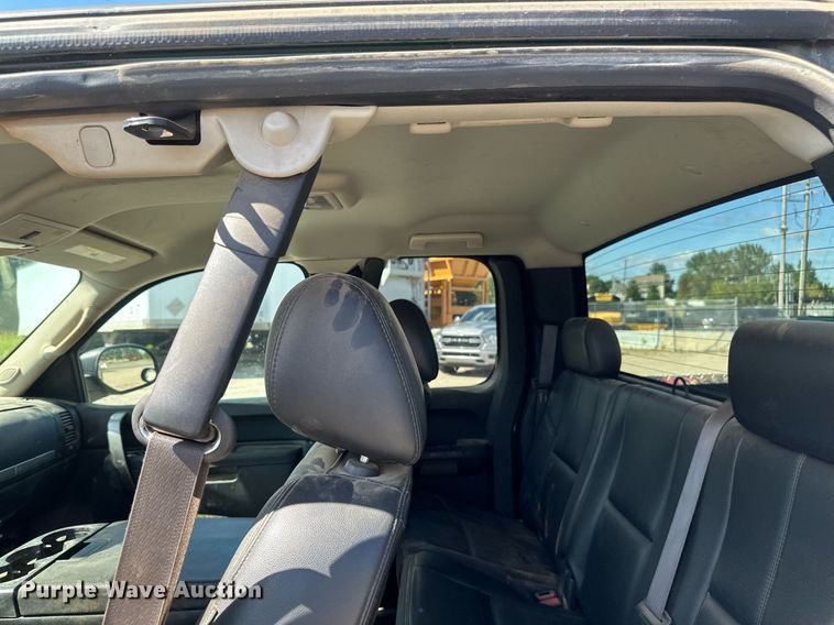 image for item DT6257 2013 Chevrolet Silverado 1500 Ext. Cab pickup truck