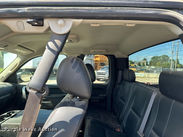 image for item DT6257 2013 Chevrolet Silverado 1500 Ext. Cab pickup truck