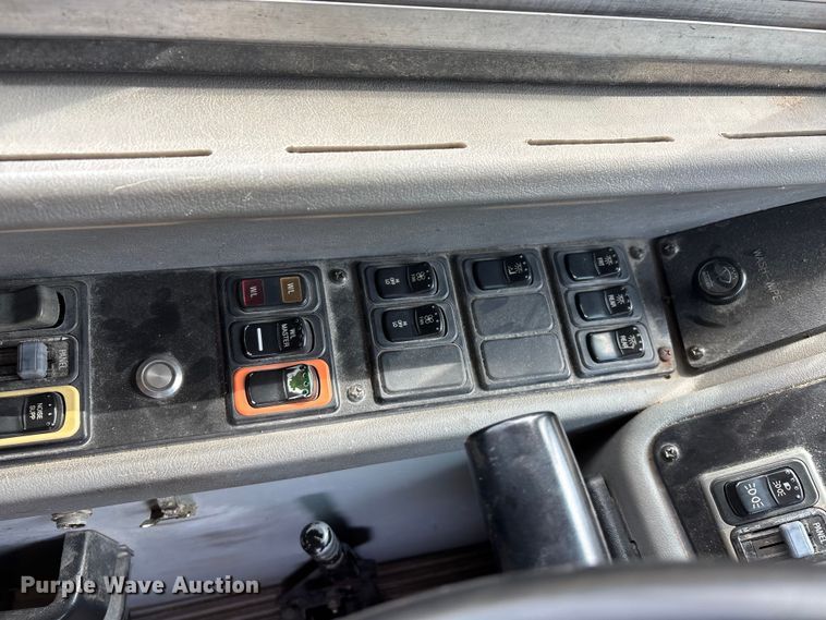 image for item DU1253 2006 Blue Bird All American school bus