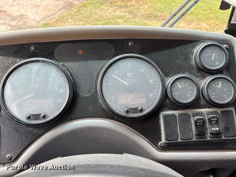 image for item DU1253 2006 Blue Bird All American school bus