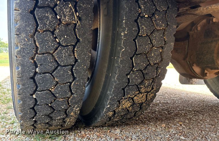 image for item DU1253 2006 Blue Bird All American school bus