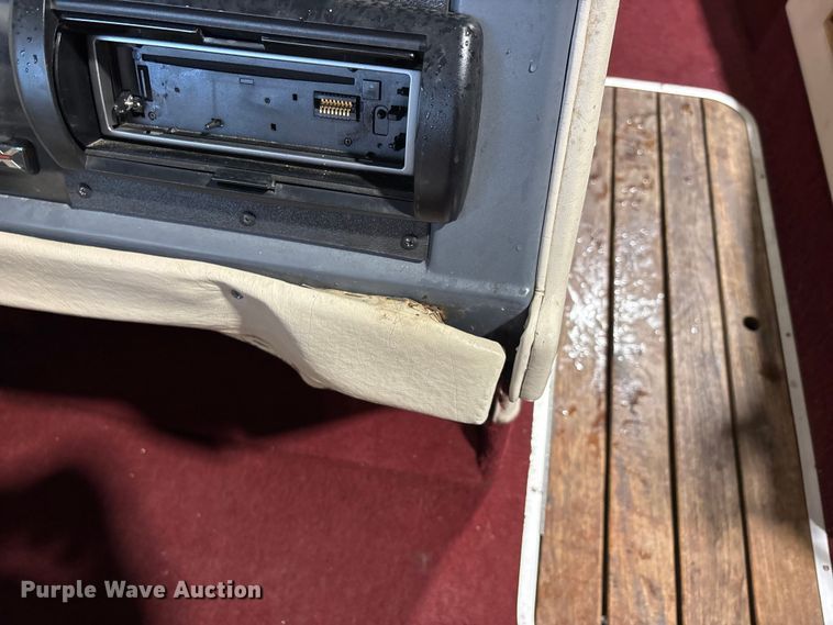 image for item DU1254 1989 Chaparral 2300 SX Sport boat