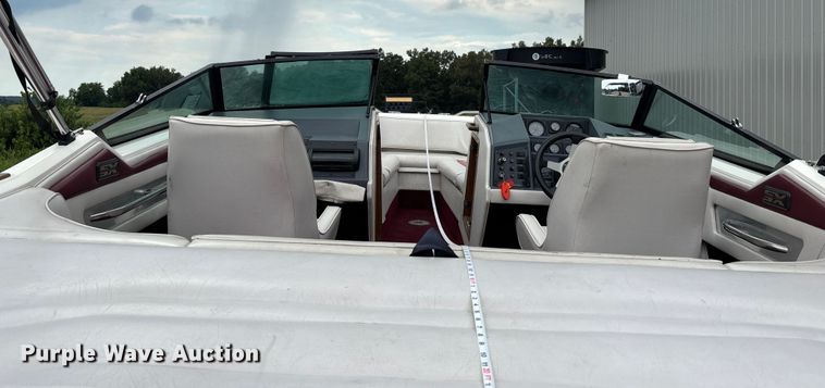 image for item DU1254 1989 Chaparral 2300 SX Sport boat