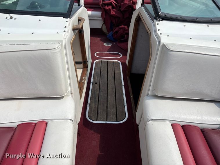 image for item DU1254 1989 Chaparral 2300 SX Sport boat