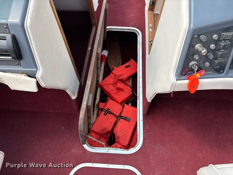 image for item DU1254 1989 Chaparral 2300 SX Sport boat