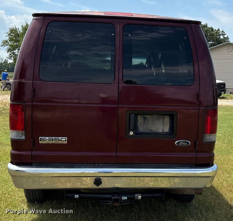 image for item DU1271 2006 Ford E350 van