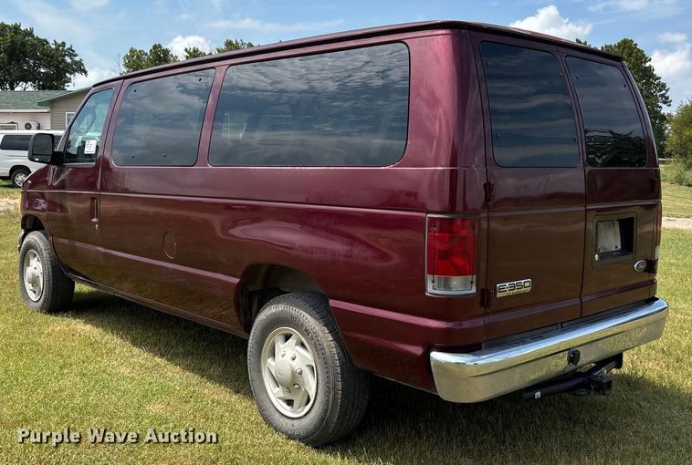 image for item DU1271 2006 Ford E350 van