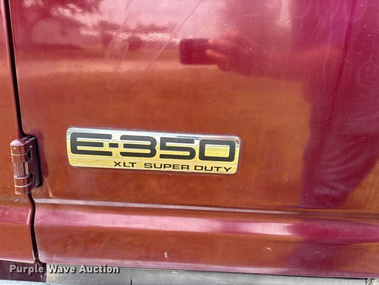 image for item DU1271 2006 Ford E350 van