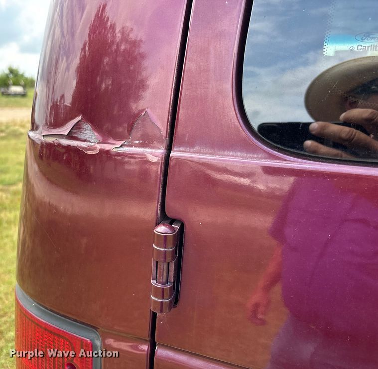 image for item DU1271 2006 Ford E350 van