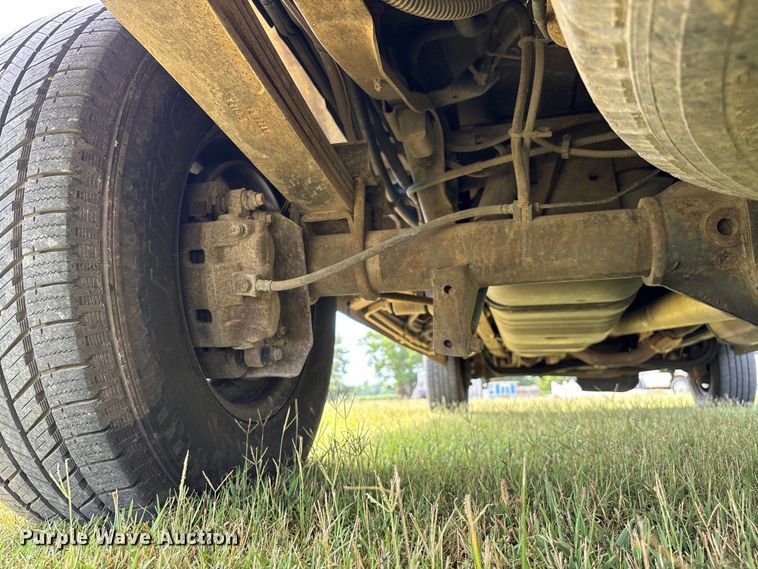 image for item DU1271 2006 Ford E350 van