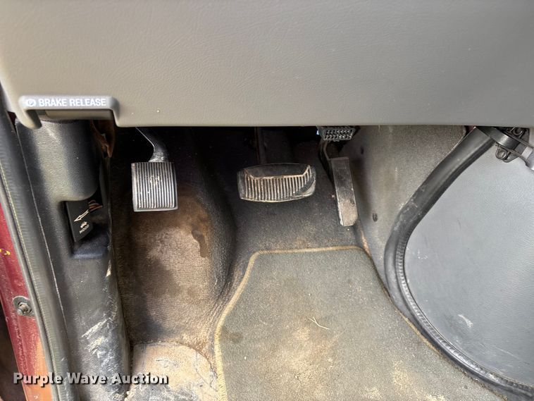 image for item DU1271 2006 Ford E350 van