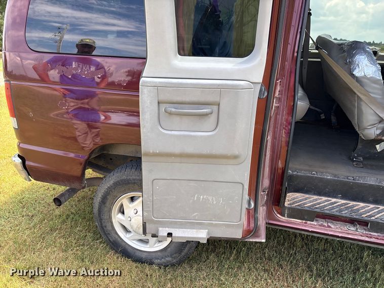 image for item DU1271 2006 Ford E350 van