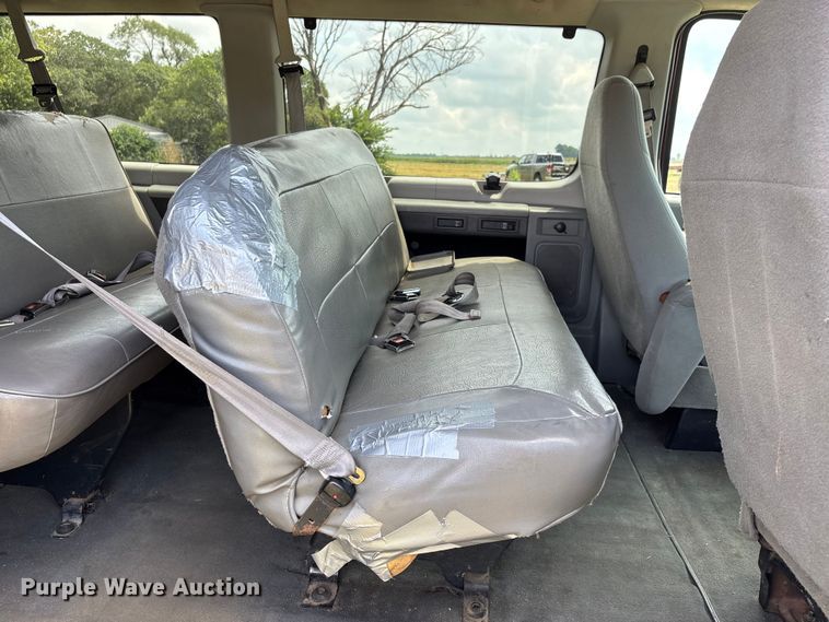image for item DU1271 2006 Ford E350 van
