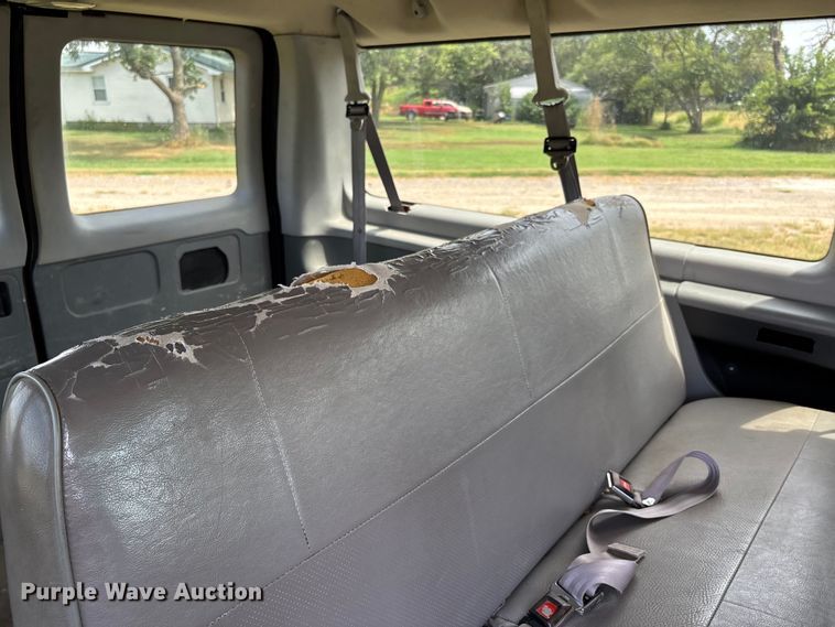 image for item DU1271 2006 Ford E350 van