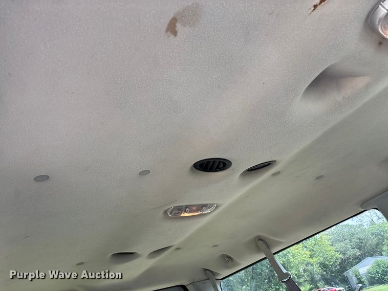 image for item DU1271 2006 Ford E350 van