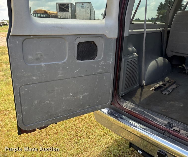 image for item DU1271 2006 Ford E350 van